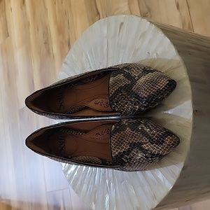 Soft leather snake color shoes